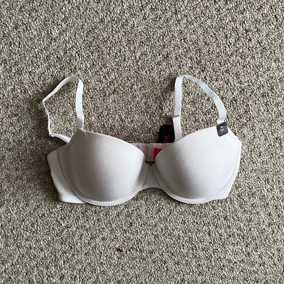White Lightly Lined Demi Bra from La Senza - Picture 1 of 2
